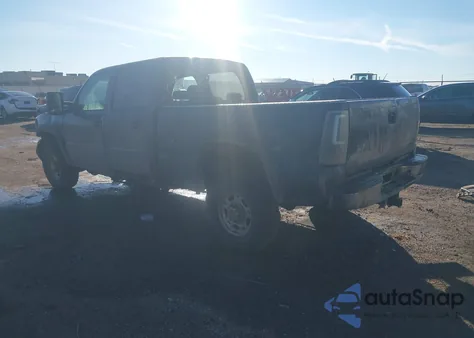2005 Chevrolet Silverado 2500Hd Ls z USA, uszkodzony, nr VIN 1GCHK23U15F819160